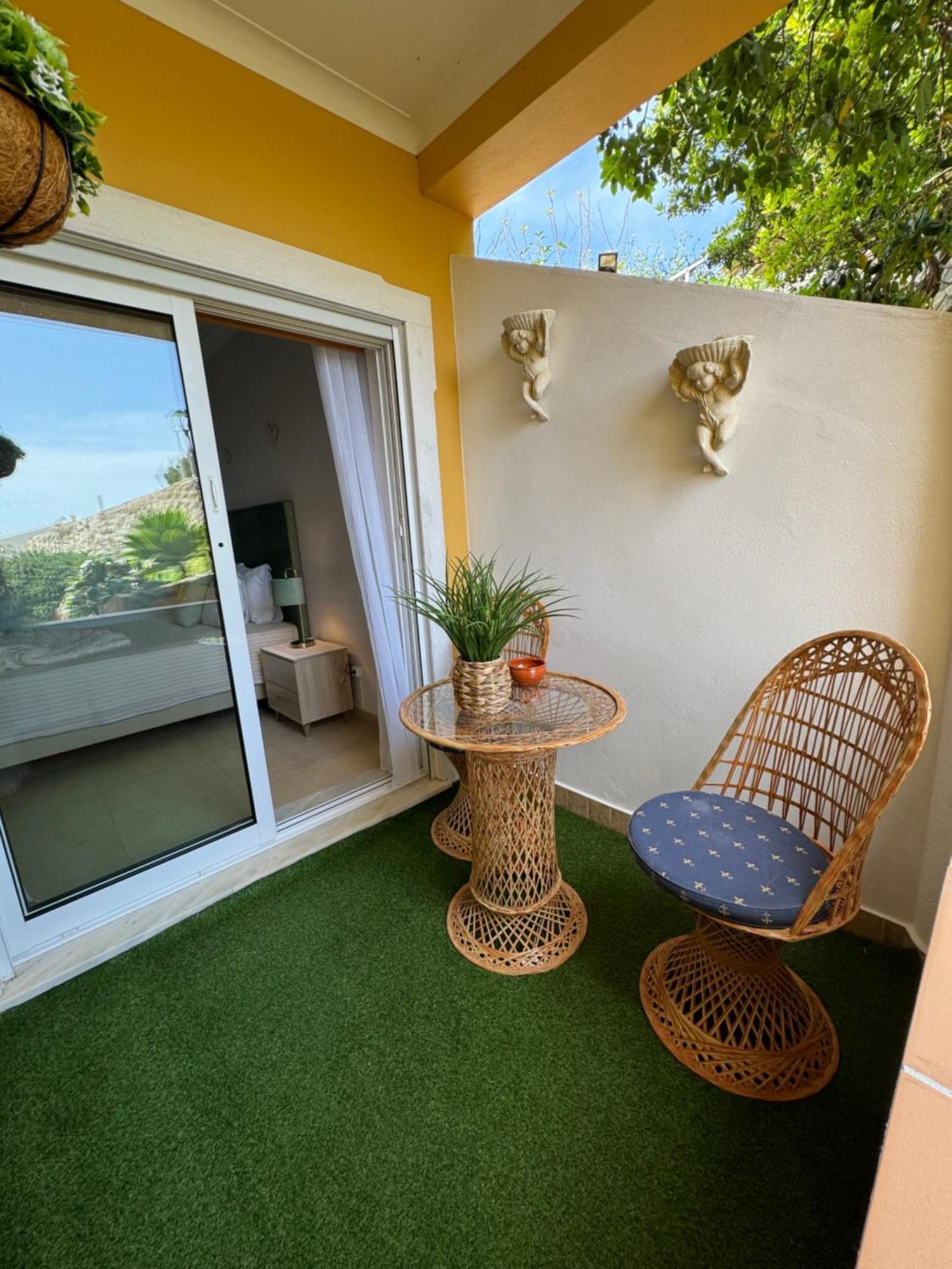 Lucie Lime Guesthouse Luz Exteriör bild