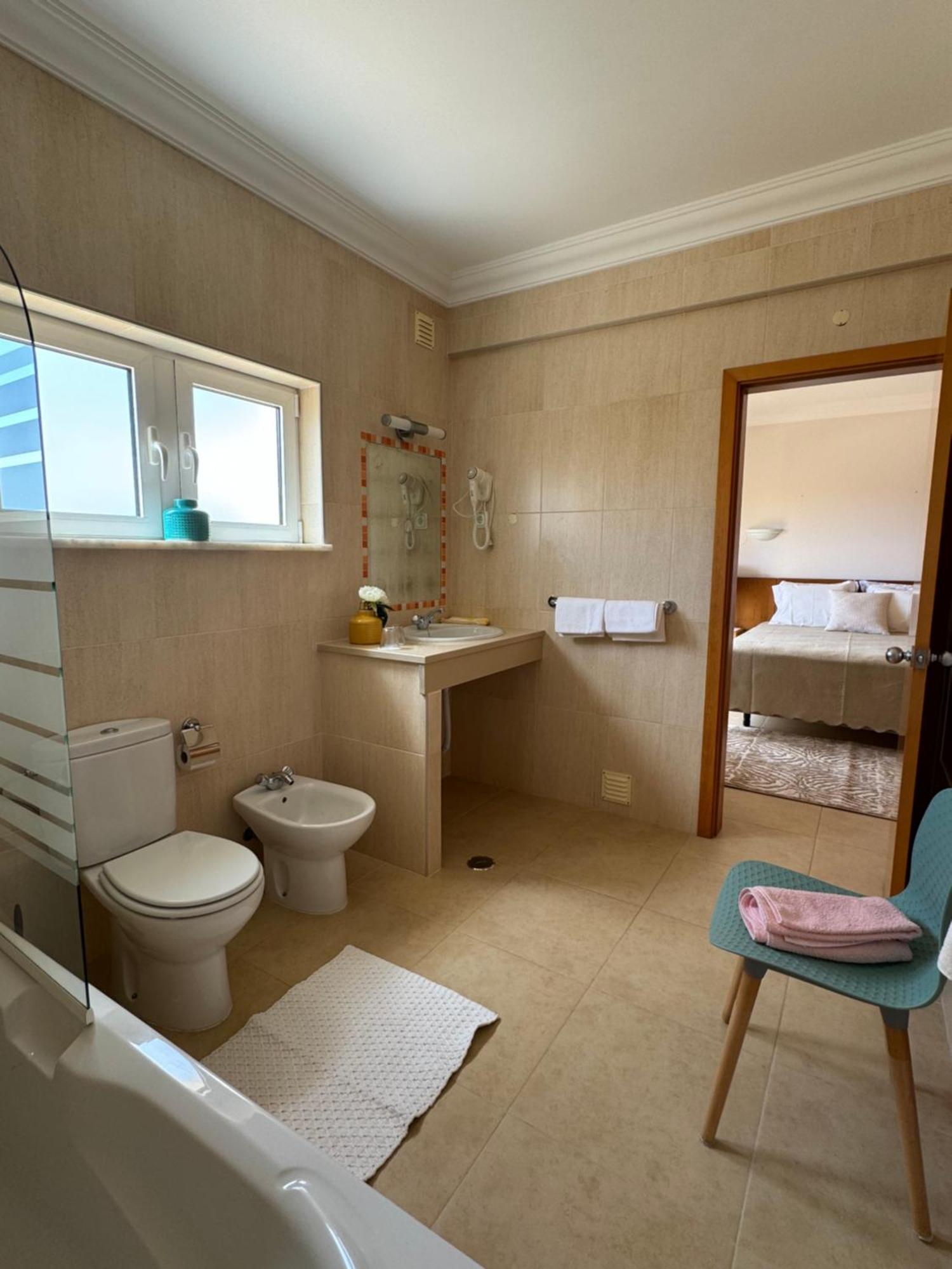 Lucie Lime Guesthouse Luz Exteriör bild